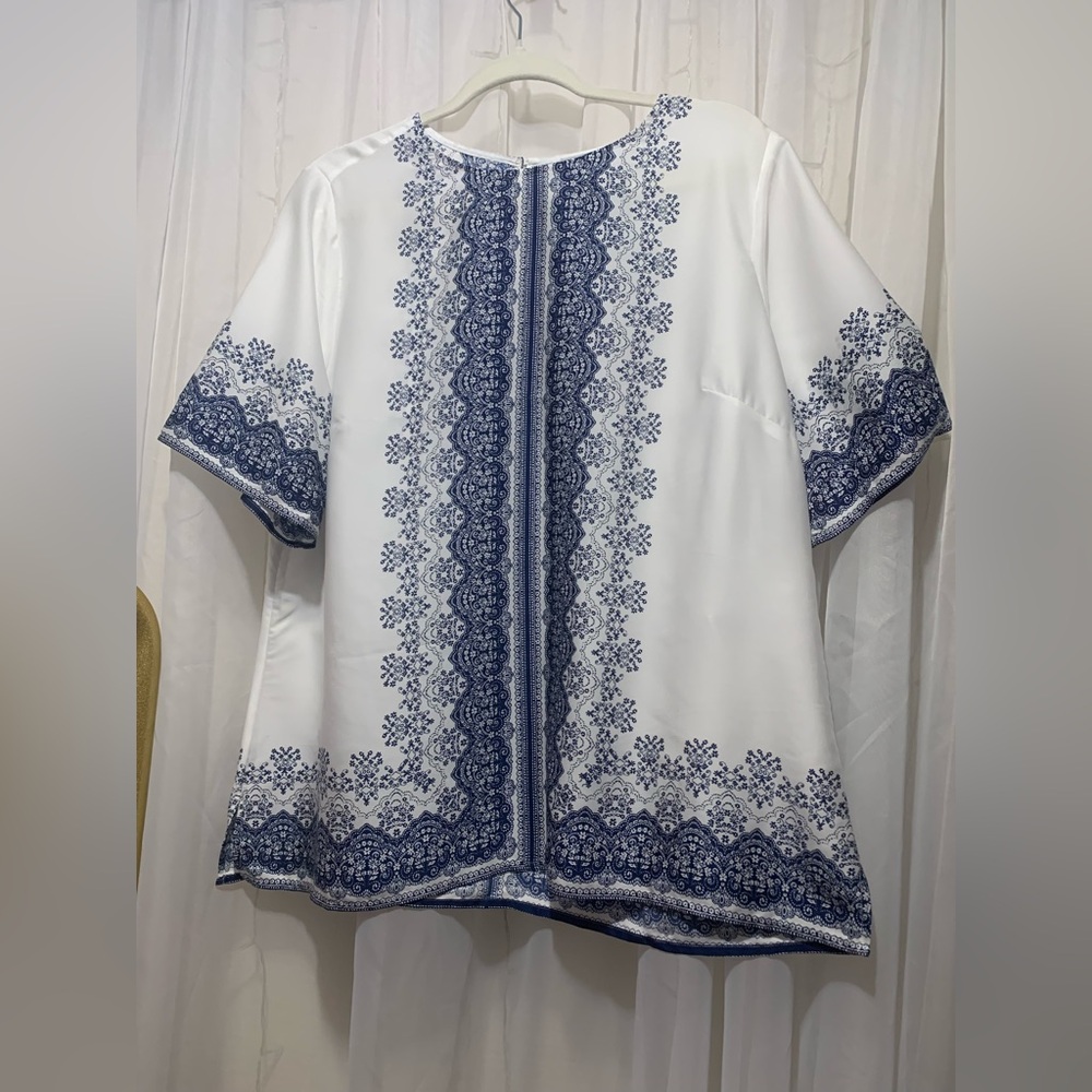 Chico’s Blue Floral Print blouse